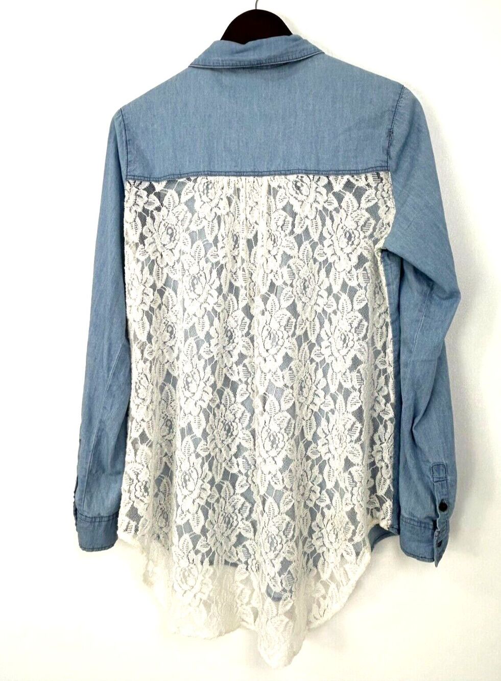 Wishful Park Size L Blue Chambray Button Up Blouse Lace Roll Tab Sleeve Top U3 - Picture 6 of 13